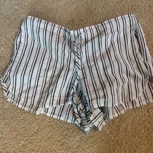 Brandy melville cloth shorts